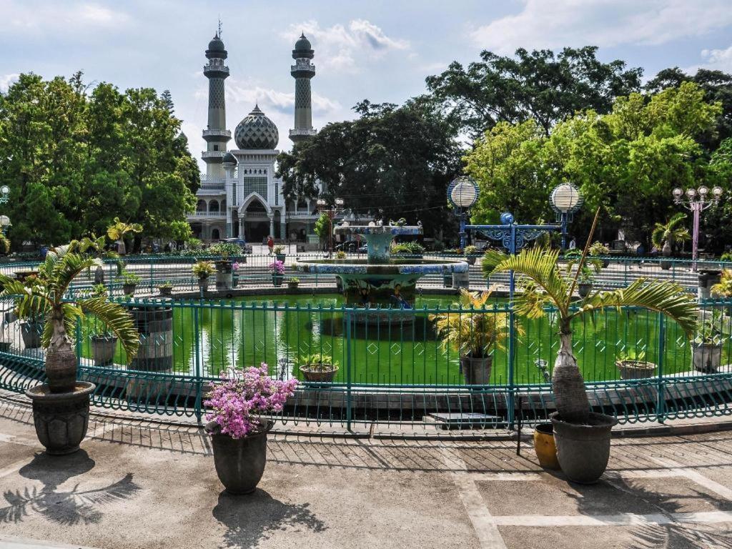 Regent'S Park Hotel Malang Ngoại thất bức ảnh