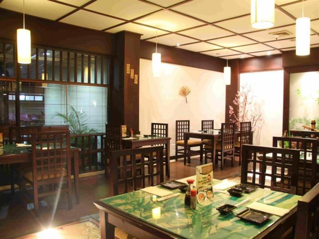 Regent'S Park Hotel Malang Ngoại thất bức ảnh