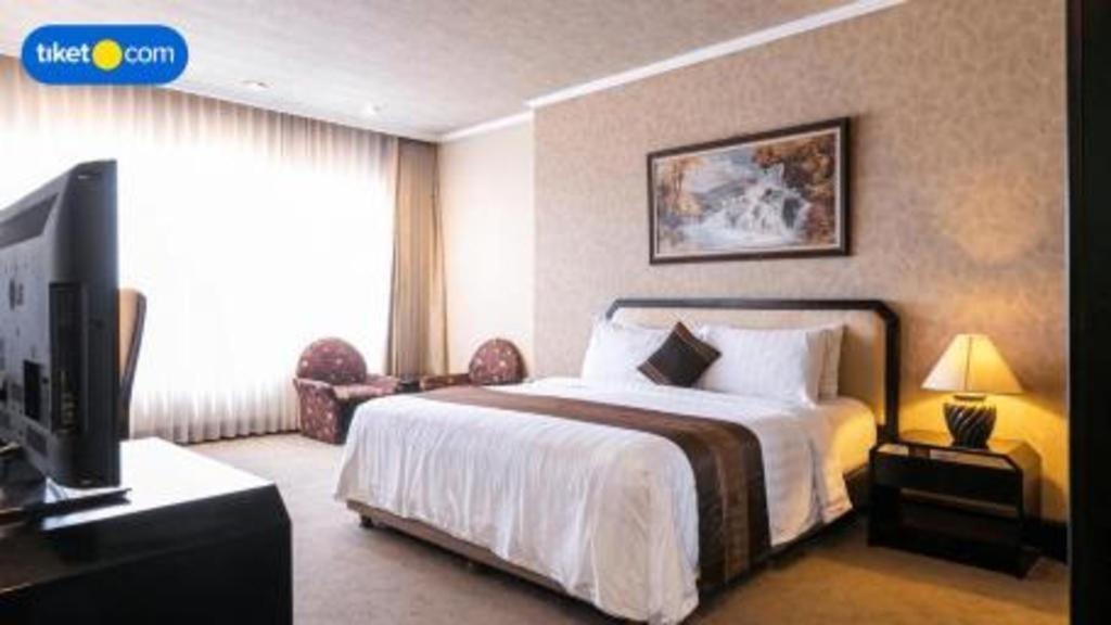 Regent'S Park Hotel Malang Ngoại thất bức ảnh