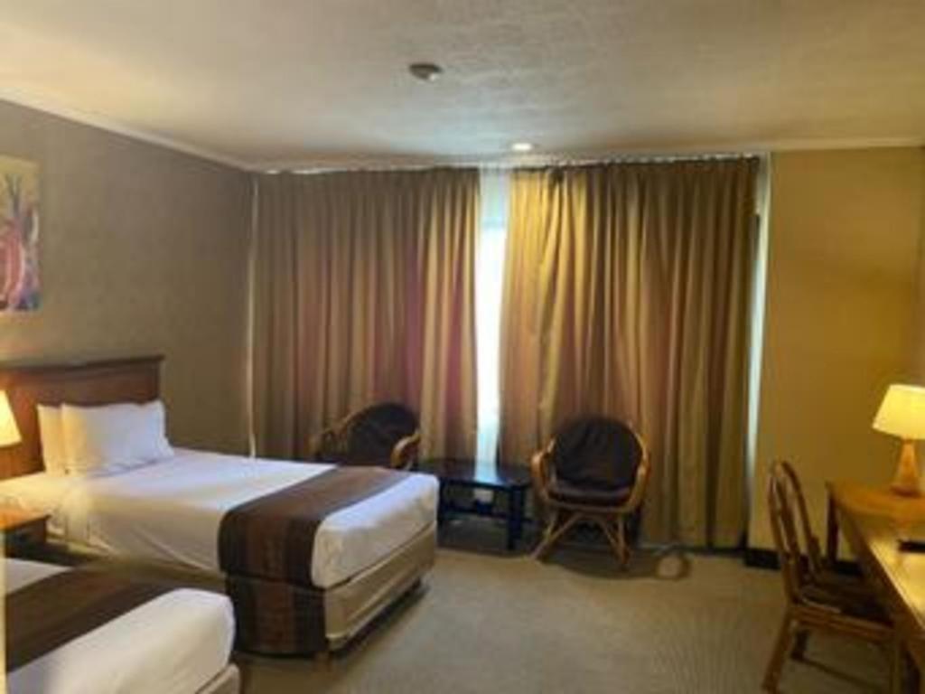 Regent'S Park Hotel Malang Ngoại thất bức ảnh